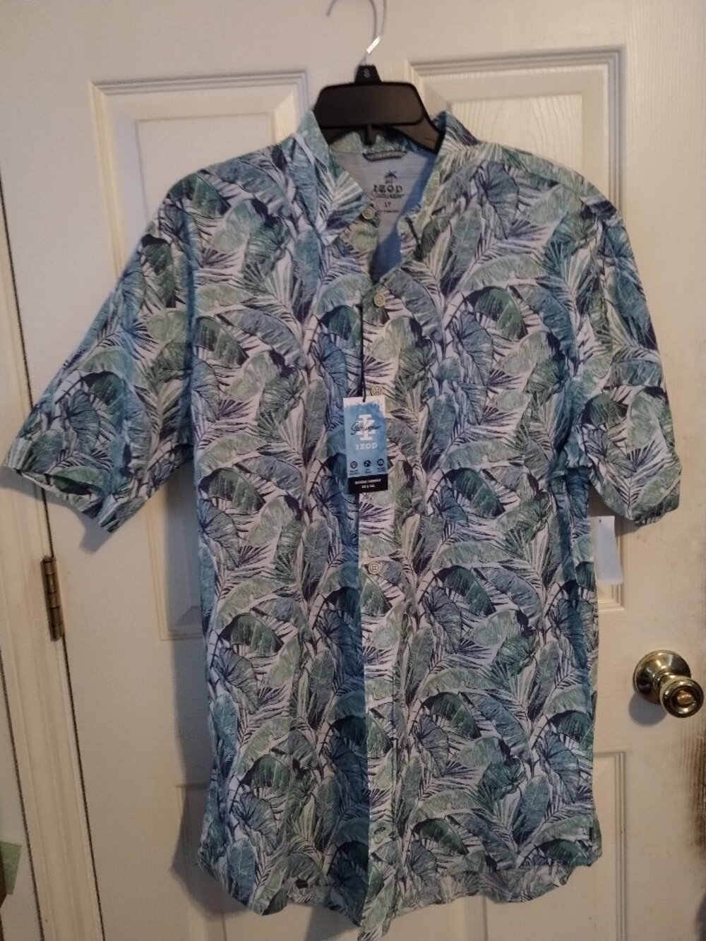 Izod men's Dockside Chambray short sleeve shirt, size - LT,NWT
